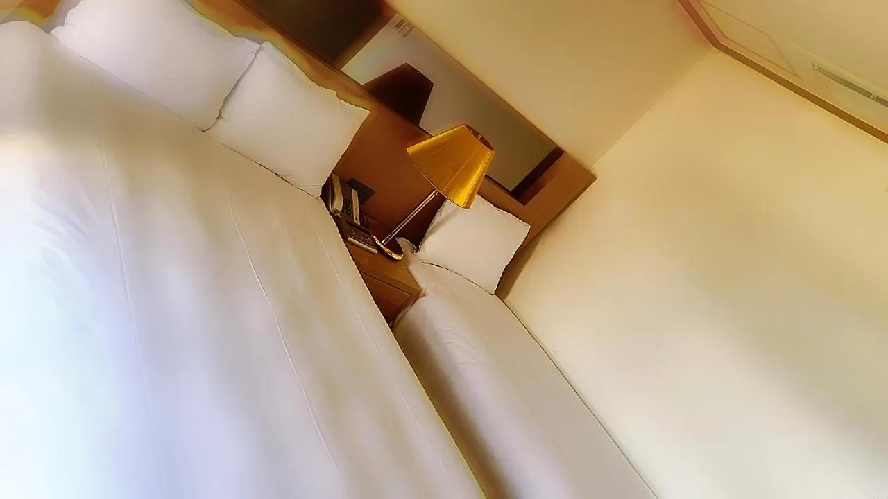 אינצ'ון Charis Hotel 3*,