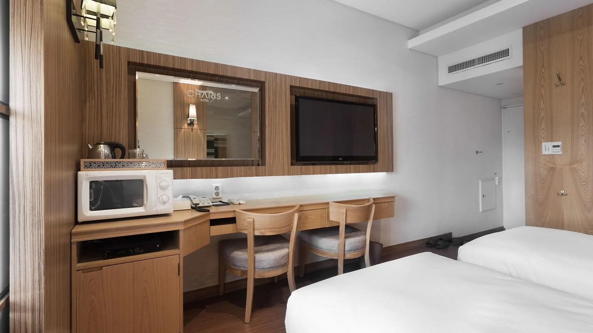 אינצ'ון Charis Hotel