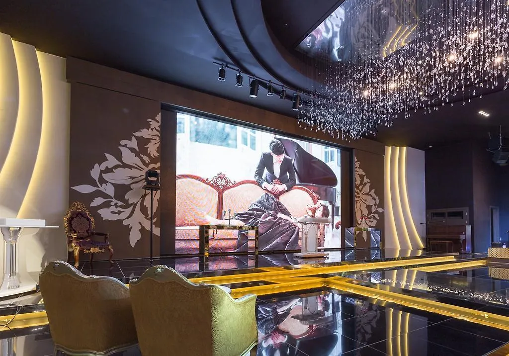 אינצ'ון Charis Hotel