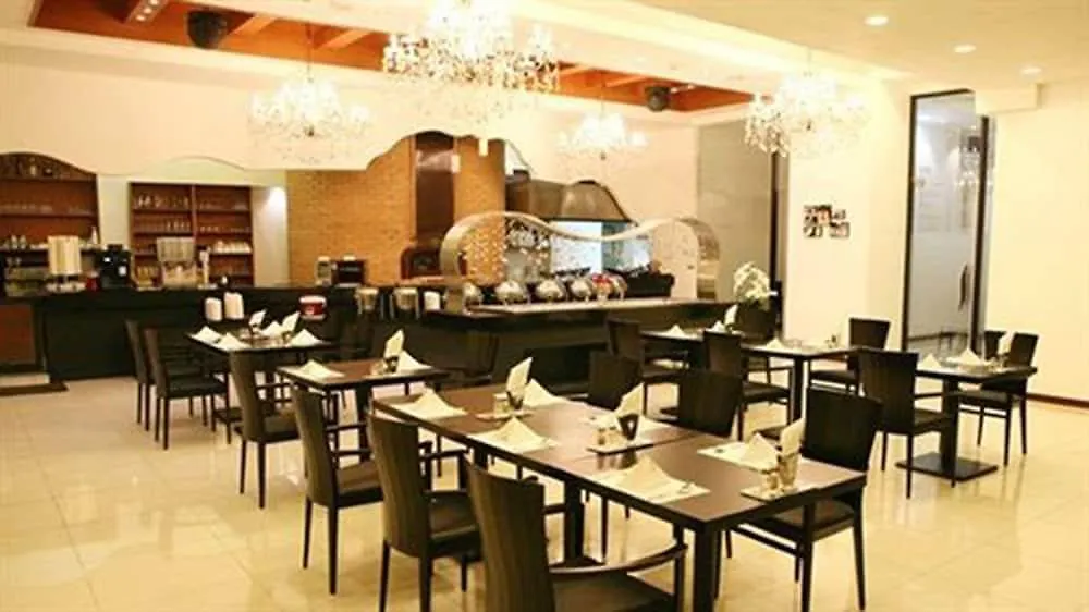 אינצ'ון Charis Hotel