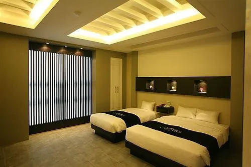 Charis Hotel Incheon 3*,