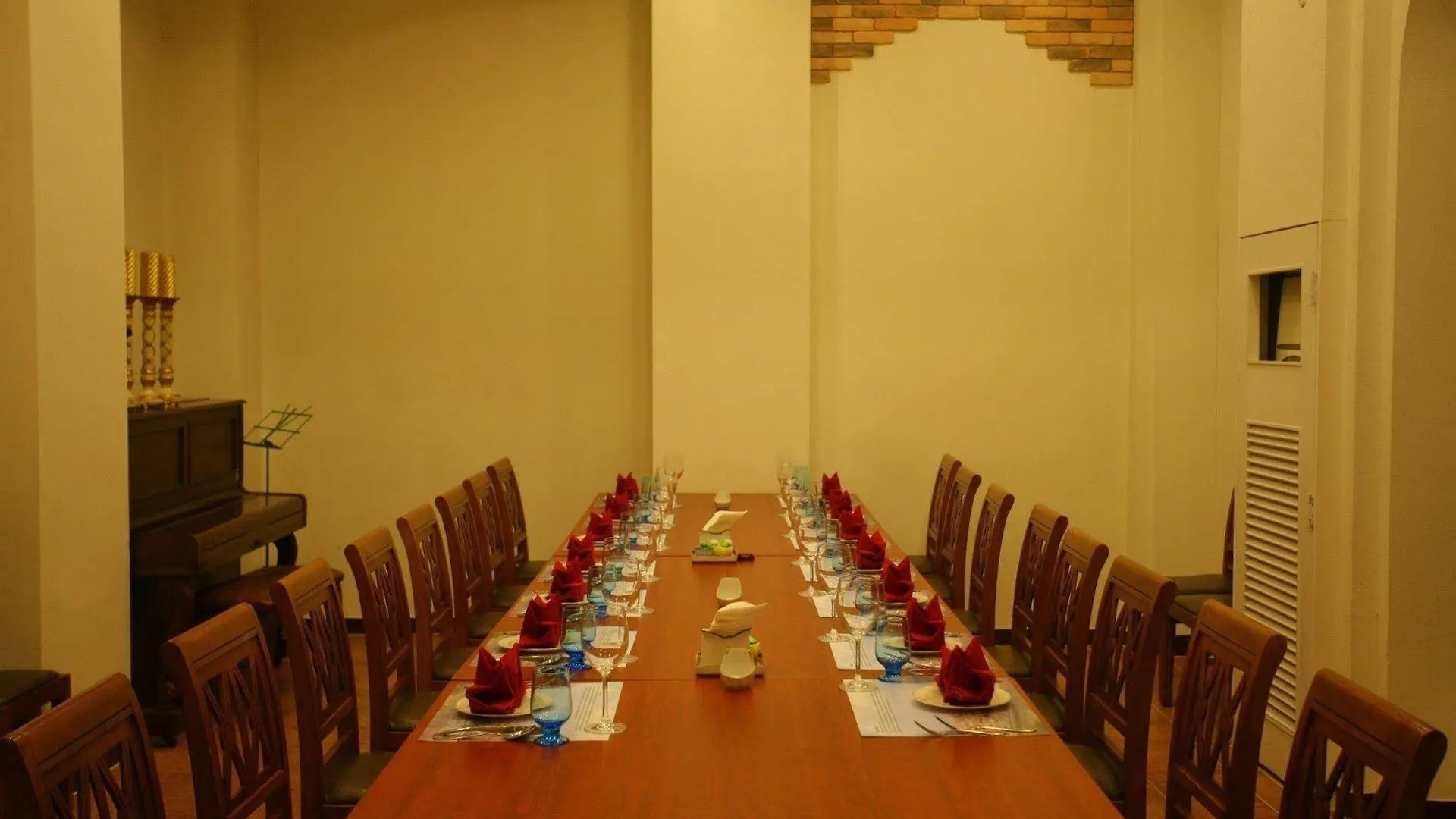 אינצ'ון Charis Hotel