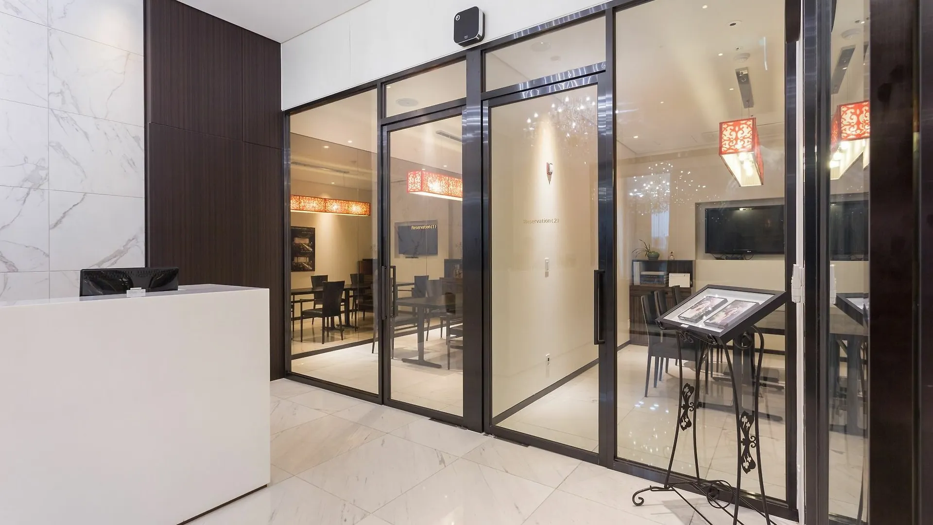 אינצ'ון Charis Hotel 3*,